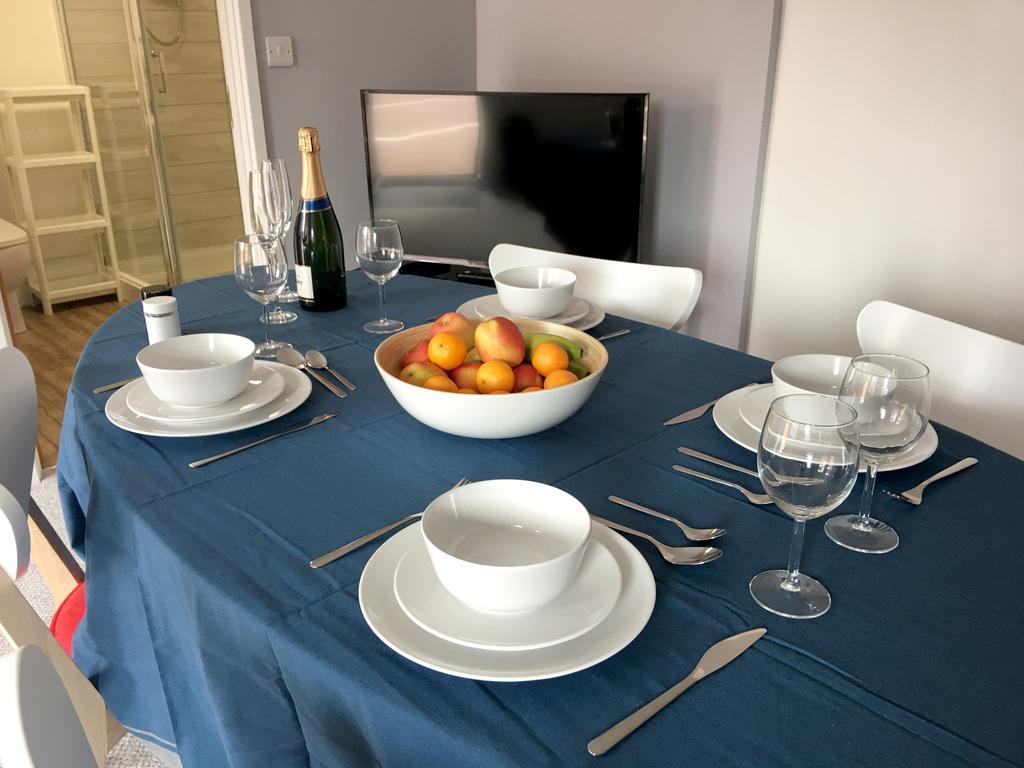 Phoenix House Apartments 월솔 외부 사진