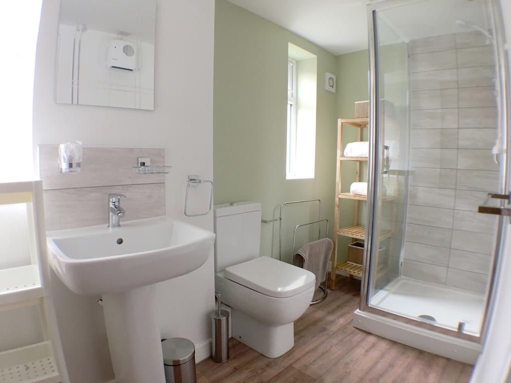 Phoenix House Apartments 월솔 외부 사진