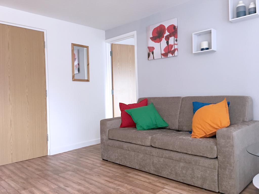 Phoenix House Apartments 월솔 외부 사진