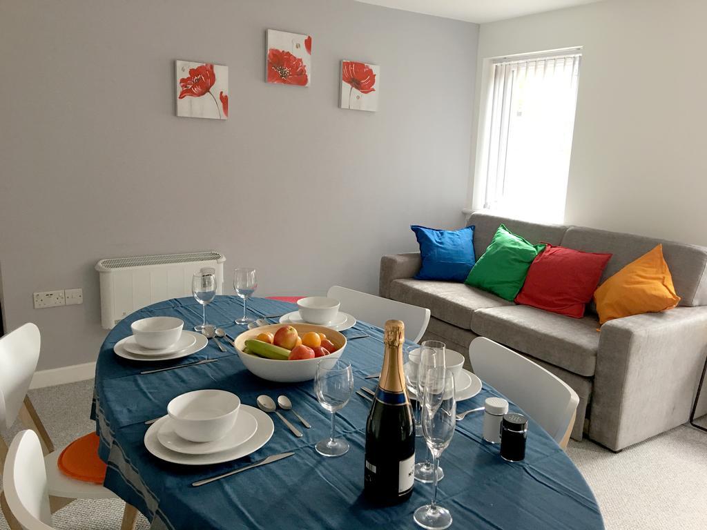 Phoenix House Apartments 월솔 외부 사진