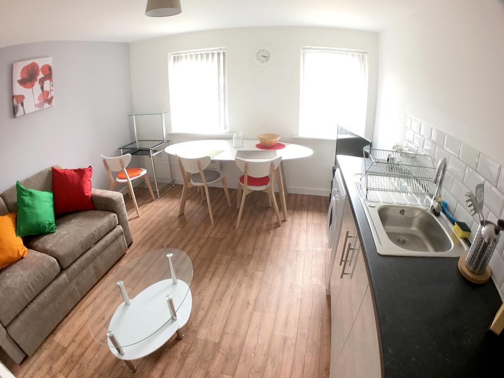Phoenix House Apartments 월솔 외부 사진