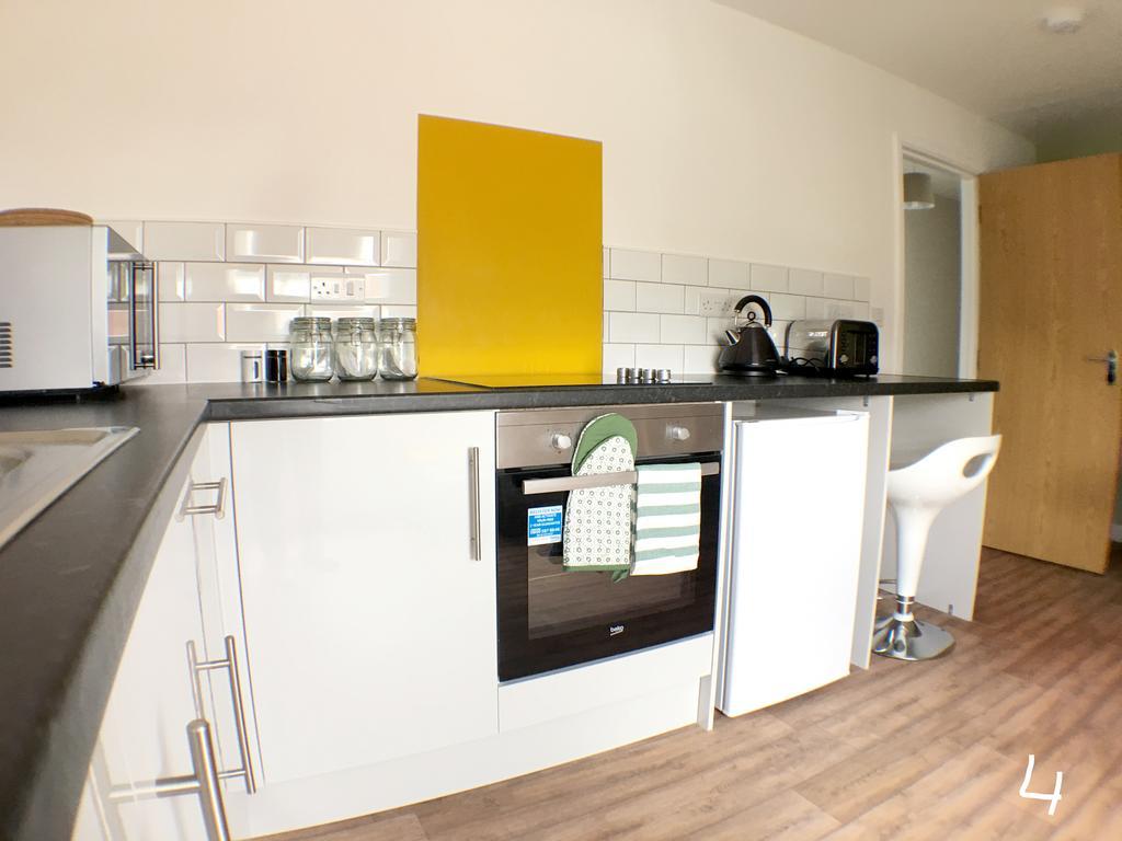 Phoenix House Apartments 월솔 외부 사진