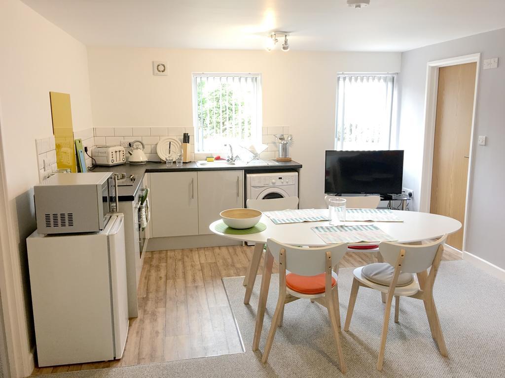 Phoenix House Apartments 월솔 외부 사진