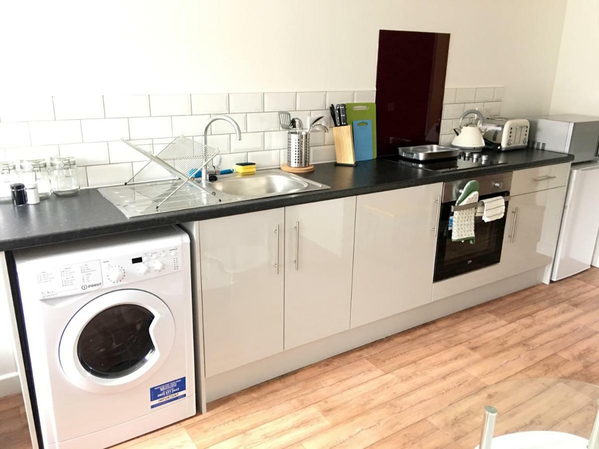 Phoenix House Apartments 월솔 외부 사진